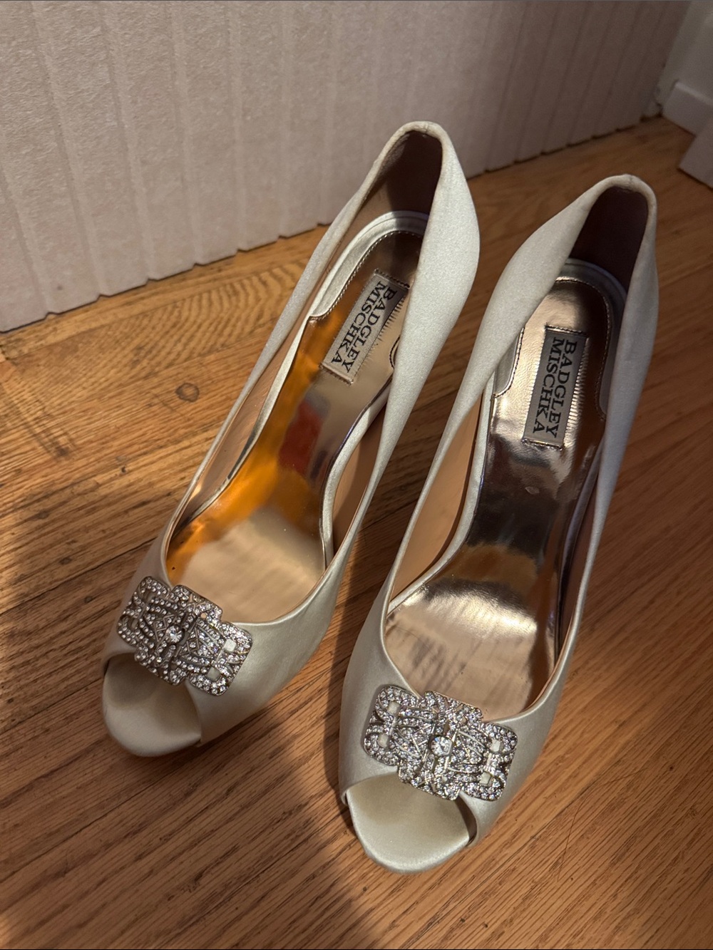Badgley Mischka White Peep-Toe Heels